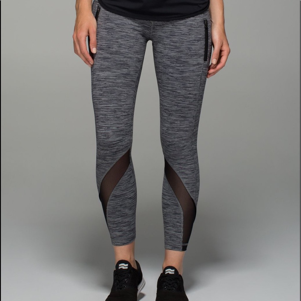 🖤Lululemon Inspire tight 25”